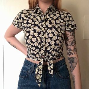 60s Daisy Tie-Up Cropped Blouse